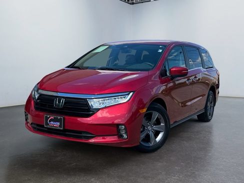 Used 2024 Honda Odyssey EX image 2