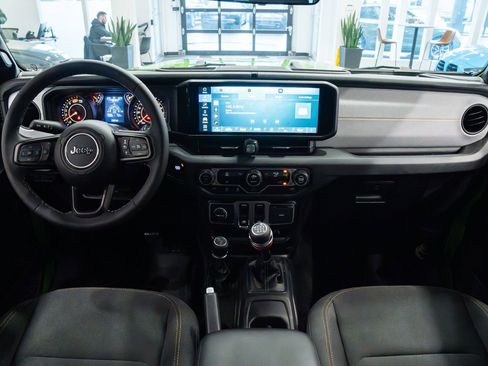 Used 2025 Jeep Wrangler Sport S image 9