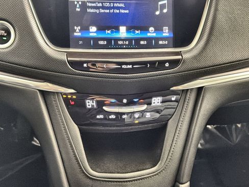 Used 2017 Cadillac XT5 Luxury image 20