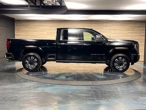 Used 2024 GMC Sierra 2500 Denali w/ Denali Reserve Package image 12