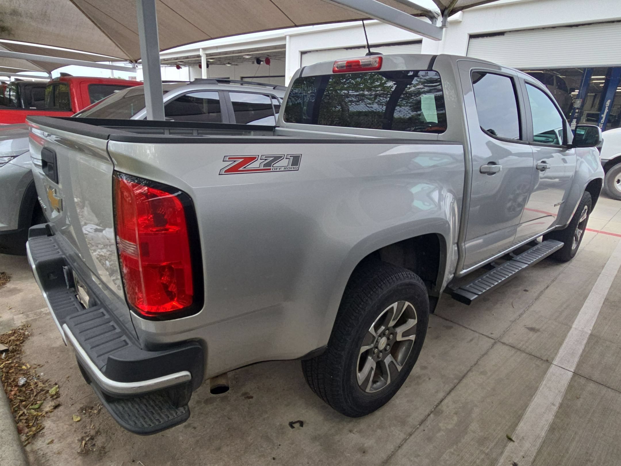 Used 2015 Chevrolet Colorado Z71 AWD/4WD image 8
