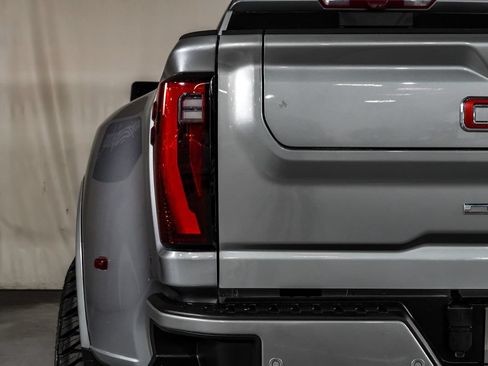 Used 2024 GMC Sierra 3500 Denali w/ Denali Reserve Package AWD/4WD image 44