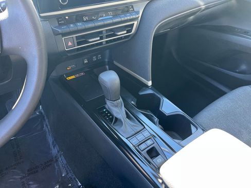 Used 2025 Toyota Camry LE image 39