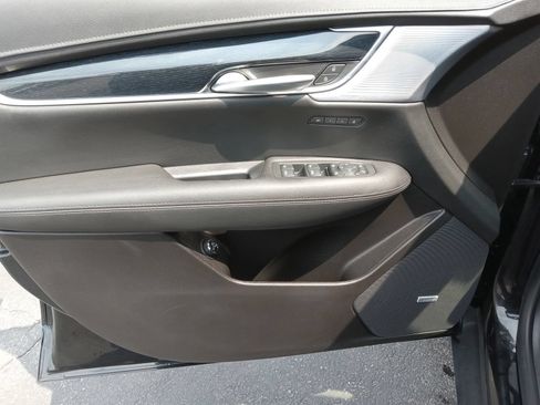 Used 2024 Cadillac XT5 Premium Luxury w/ Technology Package AWD/4WD image 9