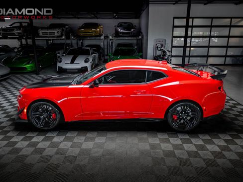 Used 2021 Chevrolet Camaro ZL1 RWD image 82
