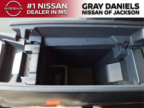 Used 2025 Nissan Rogue SV FWD image 20