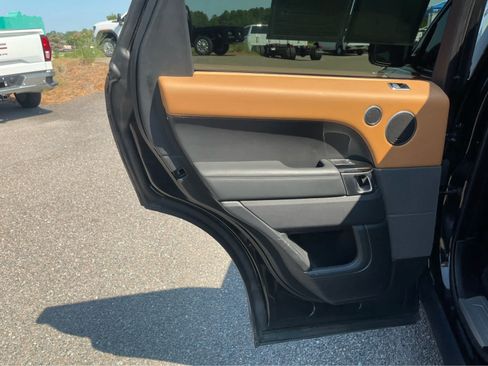 Used 2019 Land Rover Range Rover Sport Supercharged AWD/4WD image 19