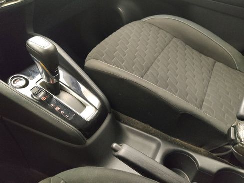 Used 2021 Nissan Kicks S image 26