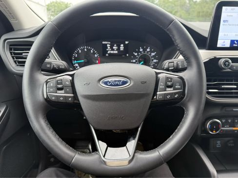 Used 2022 Ford Escape SEL image 16