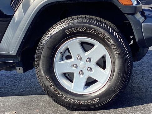 Used 2023 Jeep Wrangler Unlimited Sport AWD/4WD image 6