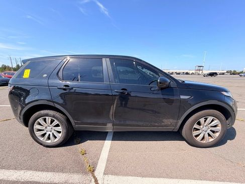 Used 2019 Land Rover Discovery Sport SE AWD/4WD image 6