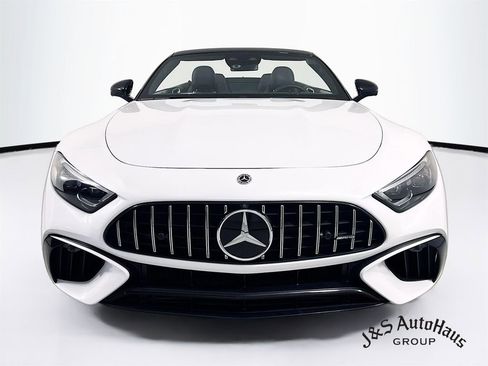 Used 2022 Mercedes-Benz SL 55 AMG 4MATIC w/ Driver Assistance Package image 2