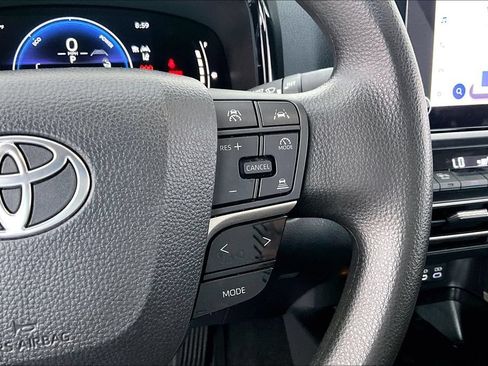 Used 2025 Toyota Camry LE AWD/4WD image 24