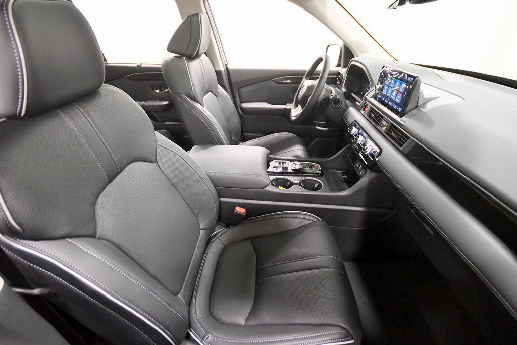 Used 2025 Honda Pilot Elite image 12