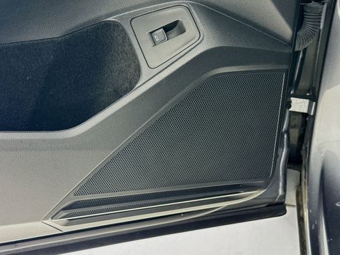 Used 2024 Volkswagen Tiguan SE R-Line w/ MDO Package, Three-Row FWD image 19