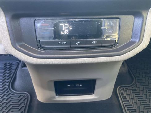 New 2026 Volkswagen Atlas SE image 16