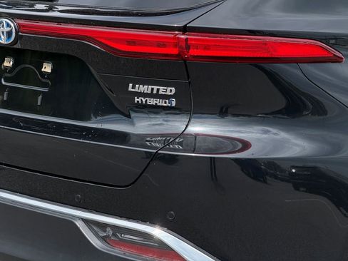 Used 2021 Toyota Venza Limited w/ Carpet Mat Package (TMS) AWD/4WD image 6