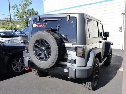 Used 2017 Jeep Wrangler Sport AWD/4WD image 7