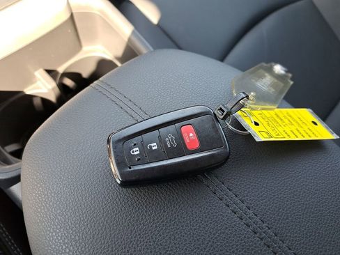 Certified 2022 Toyota RAV4 XLE Premium image 31