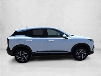 Used 2025 Nissan Kicks SV FWD video 4