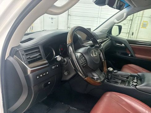 Used 2016 Lexus LX 570 4WD w/ Luxury Package image 14