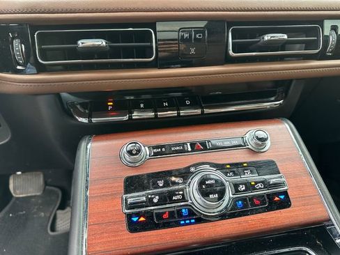 Used 2023 Lincoln Aviator Reserve w/ Equipment Group 201A image 21