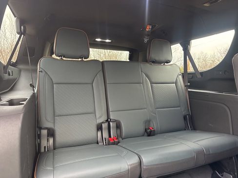 Used 2025 GMC Yukon XL AT4 w/ AT4 Premium Plus Package image 49