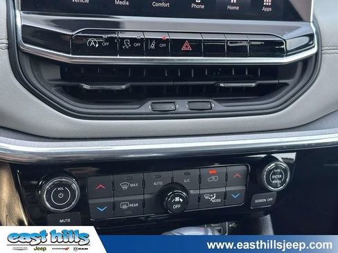 Used 2023 Jeep Compass Limited w/ Sun and Sound Group AWD/4WD image 38