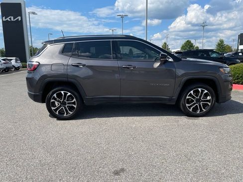 Used 2022 Jeep Compass Limited AWD/4WD image 10