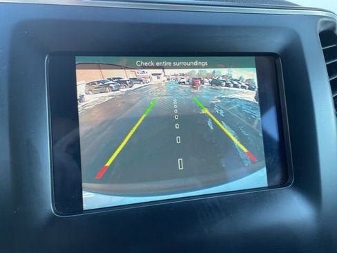 Used 2019 Jeep Cherokee Latitude Plus w/ Comfort/Convenience Group image 28