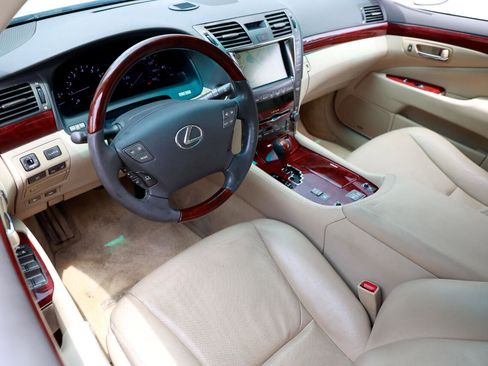 Used 2007 Lexus LS 460 image 4