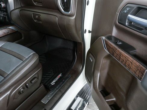 Used 2021 GMC Sierra 1500 Denali w/ Driver Alert Package II AWD/4WD image 25