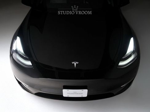 Used 2023 Tesla Model Y Long Range image 2