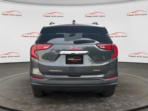 Used 2018 GMC Terrain SLE w/ Driver Convenience Package AWD/4WD image 9