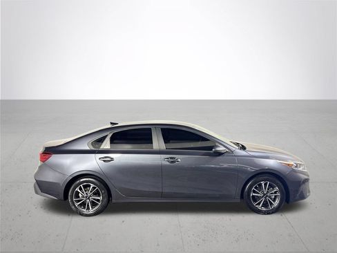 Certified 2022 Kia Forte LXS FWD image 5