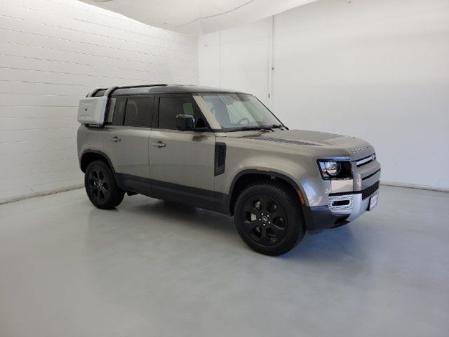 Used 2021 Land Rover Defender 110 SE AWD/4WD image 4