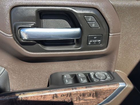 Used 2023 GMC Sierra 3500 Denali w/ Denali Ultimate Package image 18