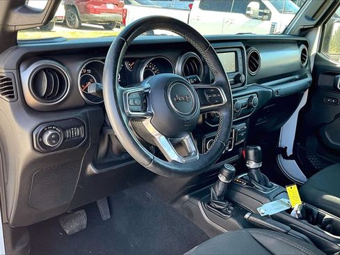 Used 2020 Jeep Gladiator Sport w/ Quick Order Package 24S image 10