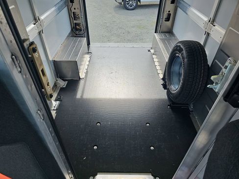 New 2025 Chevrolet Brightdrop 400 image 11