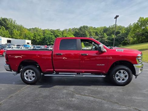 Used 2026 RAM 2500 Big Horn AWD/4WD image 9