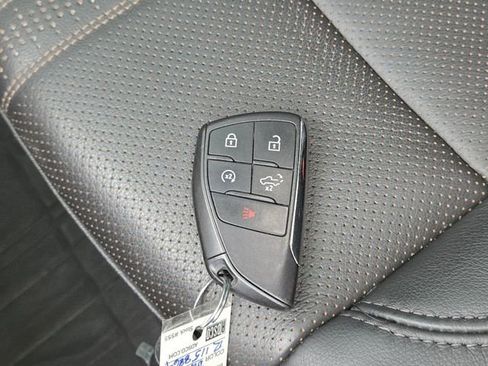 Used 2024 Chevrolet Silverado 1500 High Country w/ High Country Premium Package AWD/4WD image 40
