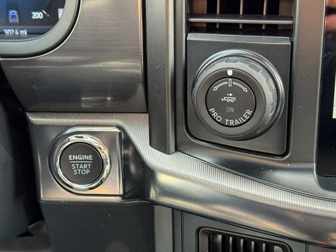 Used 2025 Ford F150 Lariat image 36
