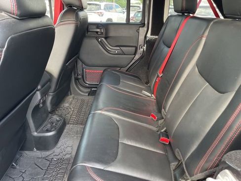 Used 2017 Jeep Wrangler Unlimited Rubicon AWD/4WD image 14