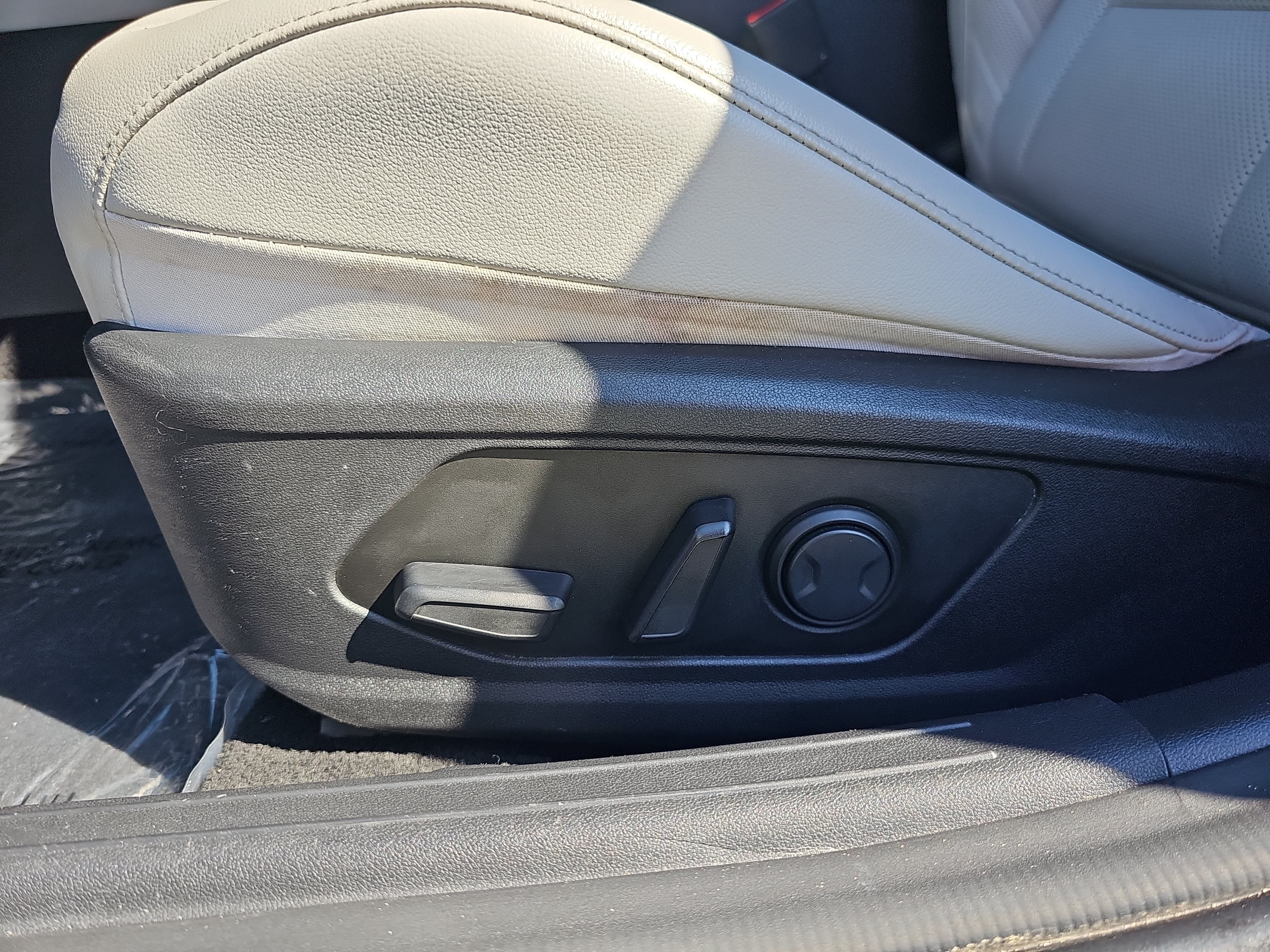 Used 2024 Hyundai Elantra Limited FWD image 29