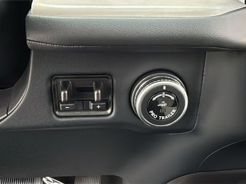 New 2025 Lincoln Navigator Reserve w/ Jet Appearance Package image 30