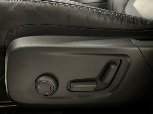 Certified 2023 Volvo XC40 B5 Plus w/ Protection Package image 10