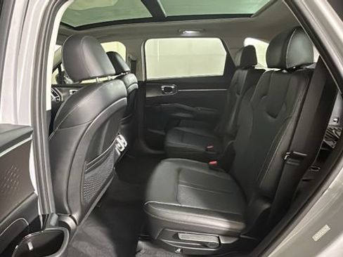 Used 2023 Kia Sorento SX AWD/4WD image 27