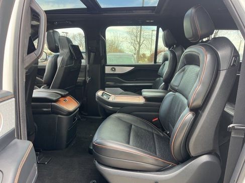 Used 2025 Lincoln Navigator L Black Label image 14