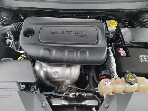 Used 2019 Jeep Cherokee Latitude w/ Popular Appearance Group image 30