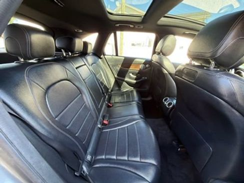 Used 2019 Mercedes-Benz GLC 300 4MATIC image 20
